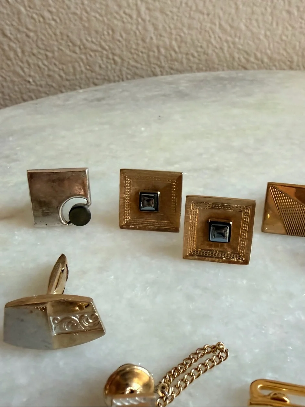 Men’s Accessory Vintage gold tone Mid Century cufflinks, tie clips, tie tack